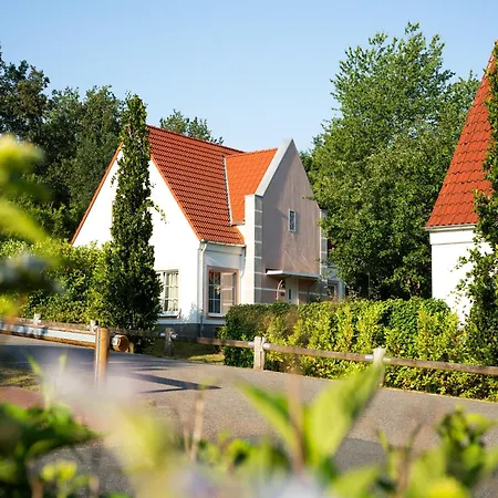 Restyled Holiday Home, Near Dom wakacyjny